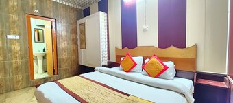 Hotel Neelam Raj Nainital