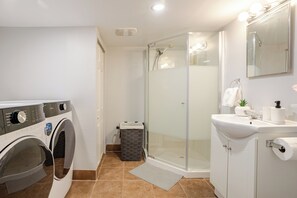 淋浴設備、按摩浴缸、風筒、坐浴桶