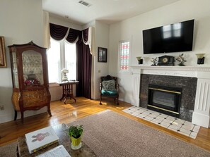 Interior - Beauregard, Charming Victorian Home in Ferndale (Ferndale)