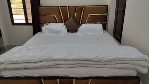 折疊床/加床、免費無線上網、床單