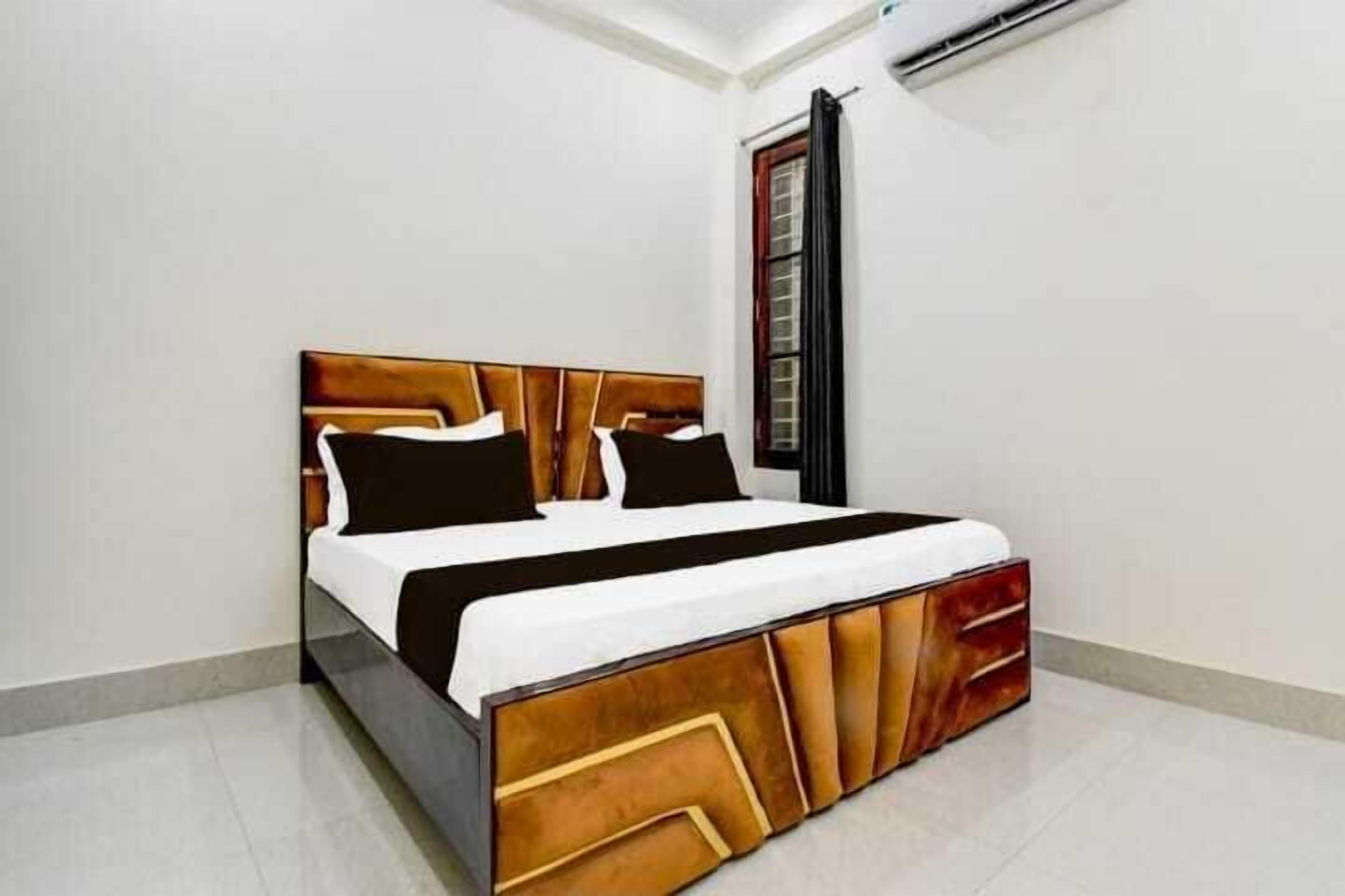 Quarto luxo, para não fumantes | Camas extras/dobráveis (sobretaxa), Wi-Fi de cortesia, roupa de cama