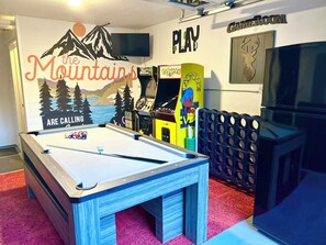 Games room - Cozy Sunriver Escape • Sleeps 12 • GameRoom + HotTub + EV + SHARC + River Access (Sunriver)