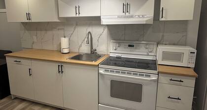 Spacious 2 bedroom with three bed apartment in Calgary close to downtown