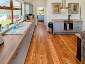 Lave-vaisselle, chaise haute