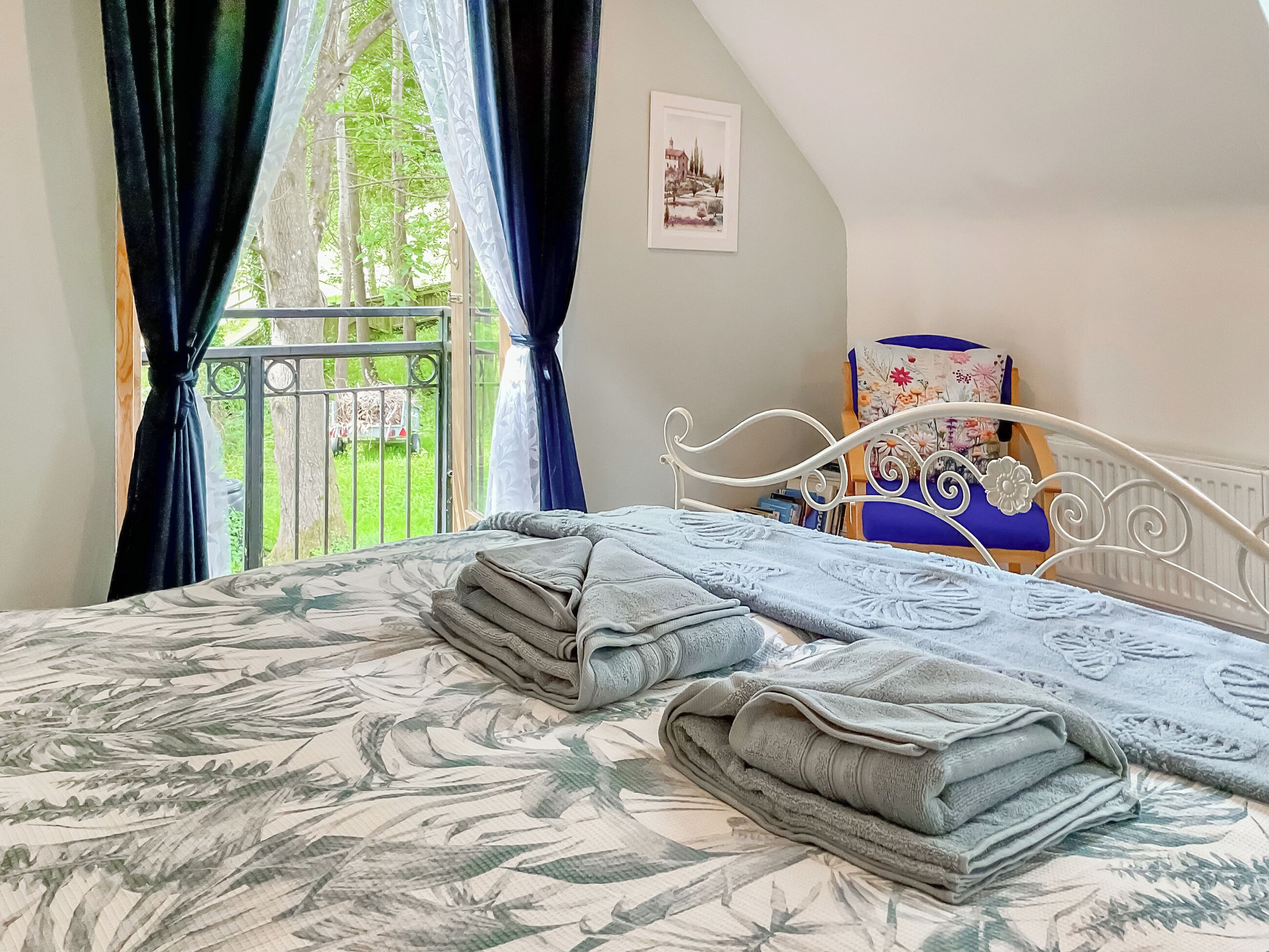 2 bedrooms, WiFi (free), bed sheets