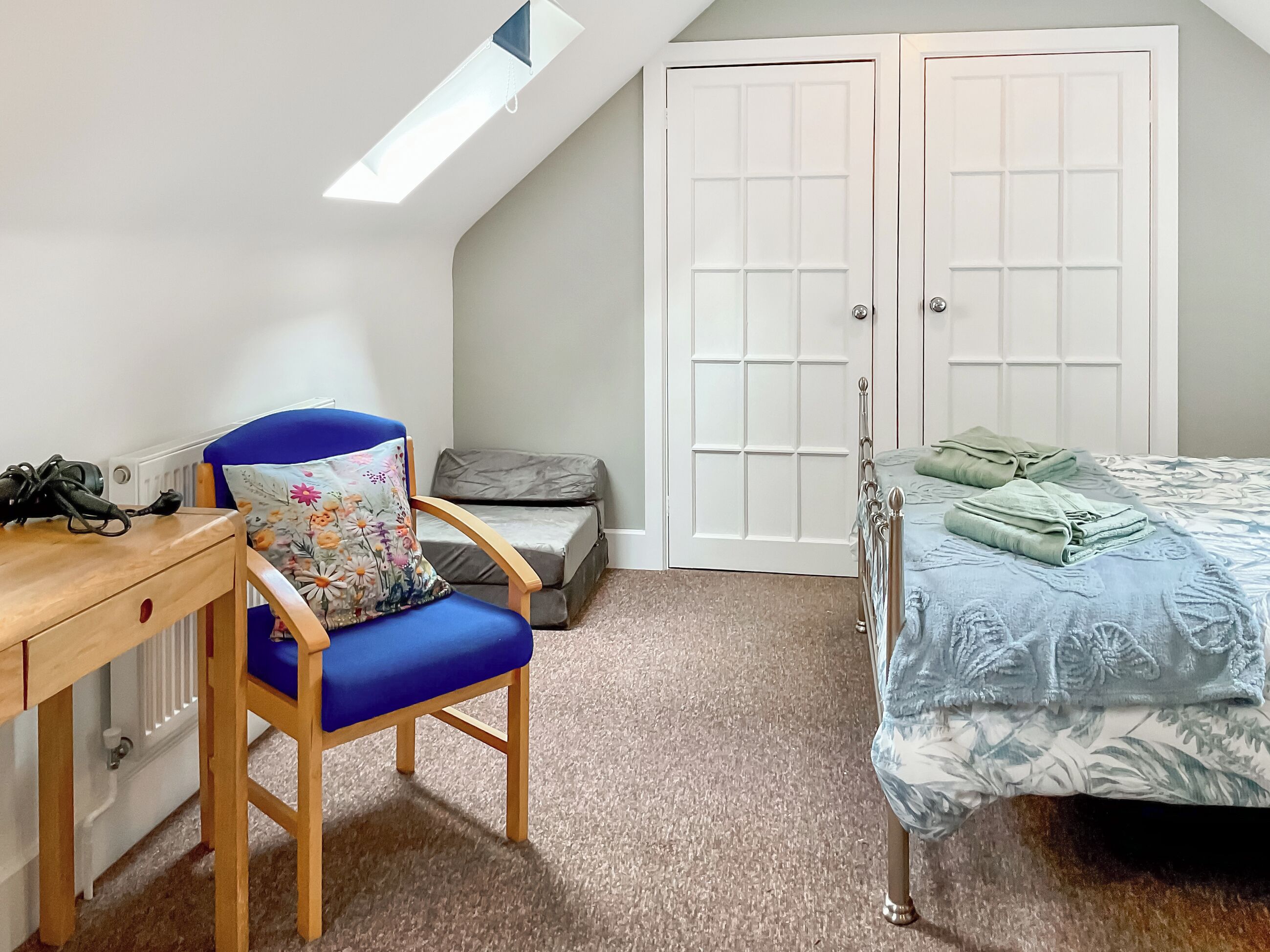 2 bedrooms, WiFi (free), bed sheets