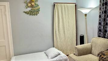 2 bedrooms, iron/ironing board, free WiFi, bed sheets