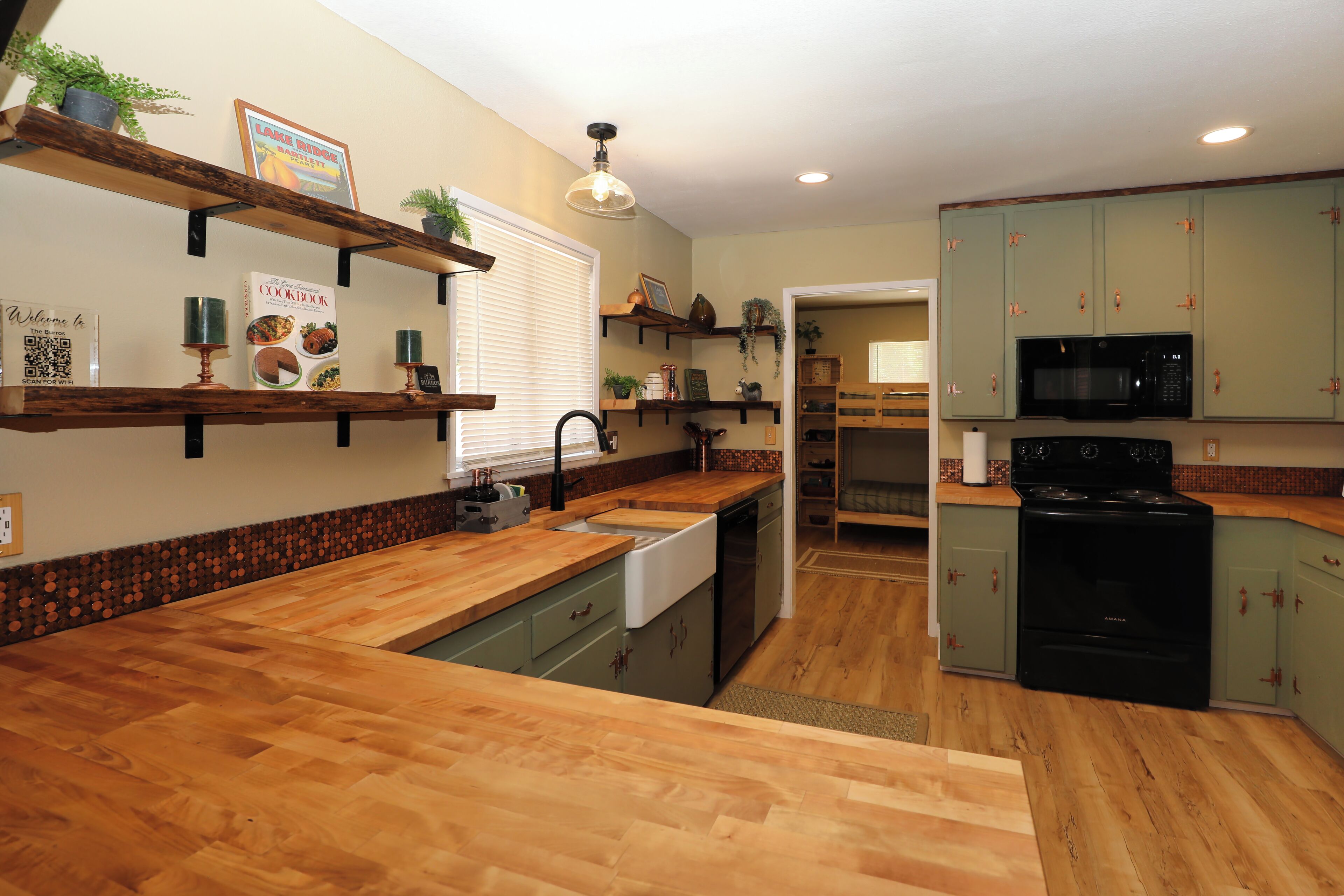 Micro-ondes, four, plaque de cuisson, lave-vaisselle