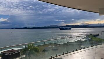 Apartment, 3 Bedrooms, Balcony, Garden View | Terrace/patio