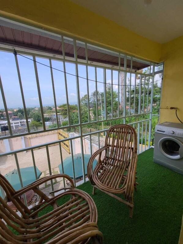 Balcony - Lux Suites Elmoc Apartments Nakuru (Nakuru)