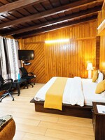 Ropa de cama hipoalergénica, escritorio y sistema de insonorización 