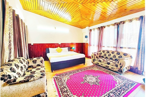 Deluxe Double Room | Desk, soundproofing, free WiFi, bed sheets
