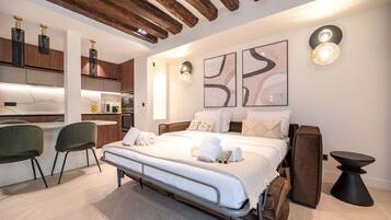 1 chambre, bureau, fer et planche à repasser, Wi-Fi