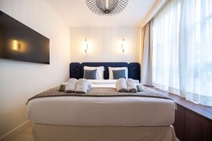 1 bedroom, desk, iron/ironing board, WiFi