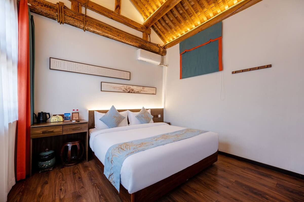 Classic Double Room, Courtyard View | Laptop workspace, free WiFi