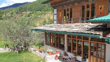 Front of property – evening/night