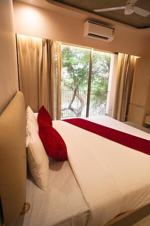 Phòng đôi Deluxe | Phòng cách âm, bàn ủi/dụng cụ ủi quần áo