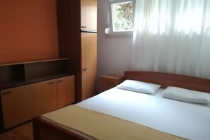 Fer et planche Ă repasser, accĂšs au Wi-Fi (inclus)