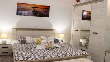 3 bedrooms, iron/ironing board, travel crib, WiFi (free)