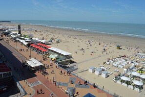 Una spiaggia nelle vicinanze