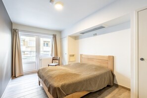2 chambres, fer et planche à repasser, accès Internet