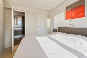 2 soverom, strykejern/-brett og wi-fi (inkludert)