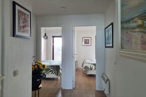 2 chambres, fer et planche à repasser, accès Internet