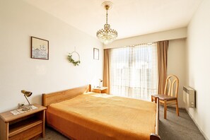 1 chambre, fer et planche à repasser, Wi-Fi gratuit
