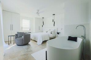 4 bedrooms, iron/ironing board, free WiFi, bed sheets - Air-conditioned villa with heated pool, near the sea (Le Bernard)