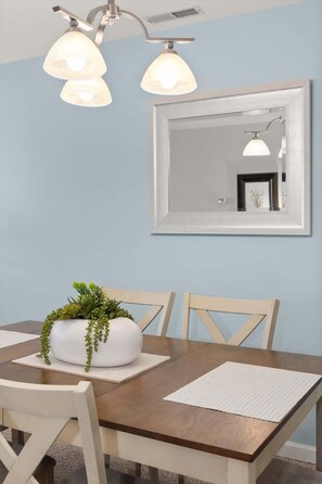 Dining - Sanibel Summer Hideaway | Waterfront Oasis (Rehoboth Beach)