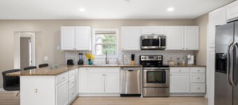 Lewes Luxe Landing- Newly Renovated