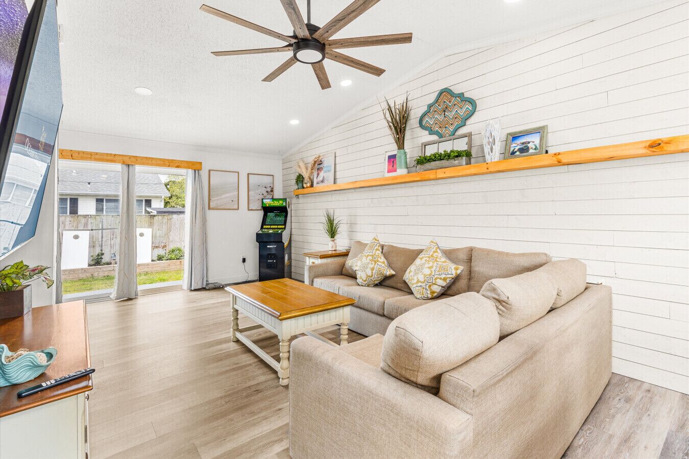 Smart TV, video games