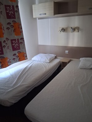 2 bedrooms, iron/ironing board