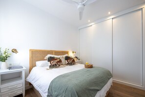 Bügeleisen/Bügelbrett, kostenloses WLAN, Bettwäsche