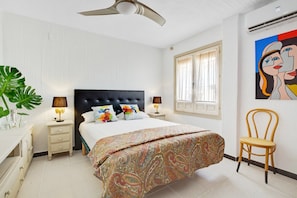 2 bedrooms, iron/ironing board, internet