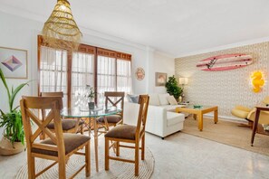 Smart TV - Apartment in Spain near Golden Sands Beach (Torremolinos)