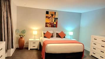 3 chambres, fer et planche Ă  repasser, Wi-Fi, draps fournis