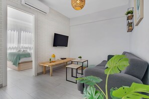 2 bedrooms, iron/ironing board, free WiFi - Beachfront apartment with terrace (Torremolinos)