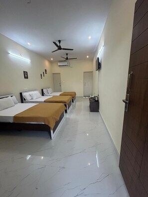 Family Quadruple Room, Balcony | Premium bedding, Select Comfort beds, individually furnished - Sriram Guest House (Chikkamagaluru)