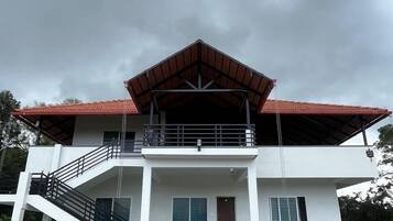 Facciata della struttura