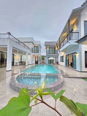 Front of property - Level FIVE pool villa Pattaya (Bang Lamung)