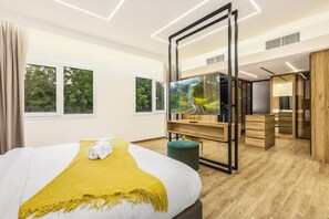 4 Schlafzimmer, Schreibtisch, Reisekinderbett, kostenloses WLAN