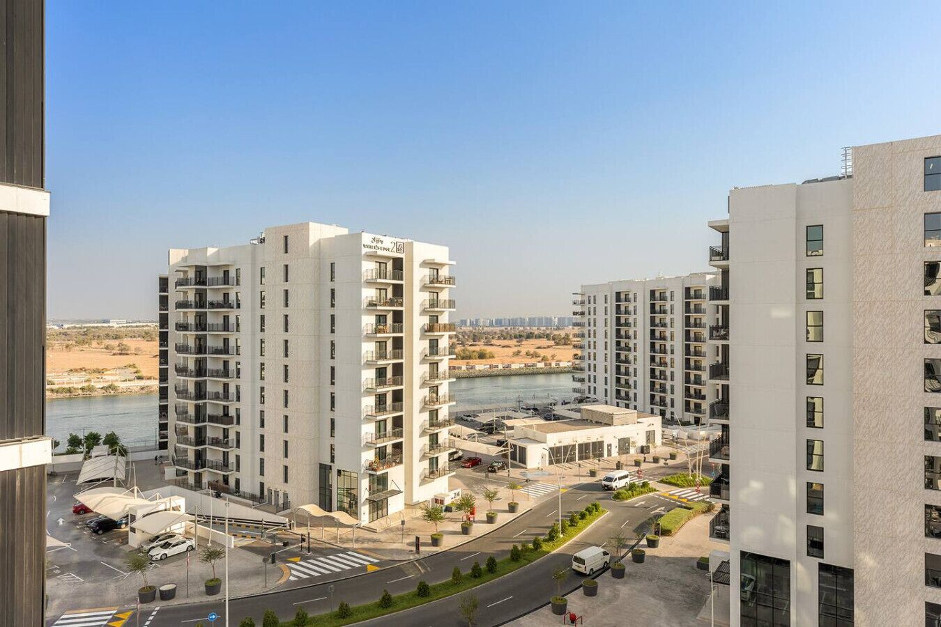 المنشأة من الخارج