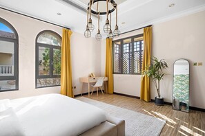 4 bedrooms, desk, iron/ironing board, free WiFi