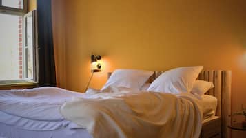 1 bedroom, travel crib, free WiFi, bed sheets