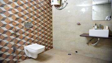 Family Twin Room, Balcony | Bathroom