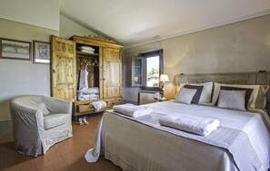6 bedrooms, iron/ironing board, travel cot, free WiFi - Lovely home in Terranuova Bracciolini (Terranuova Bracciolini)