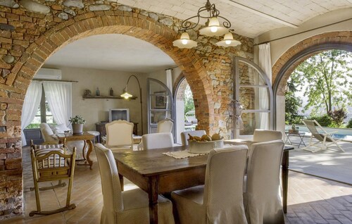 Lovely home in Terranuova Bracciolini