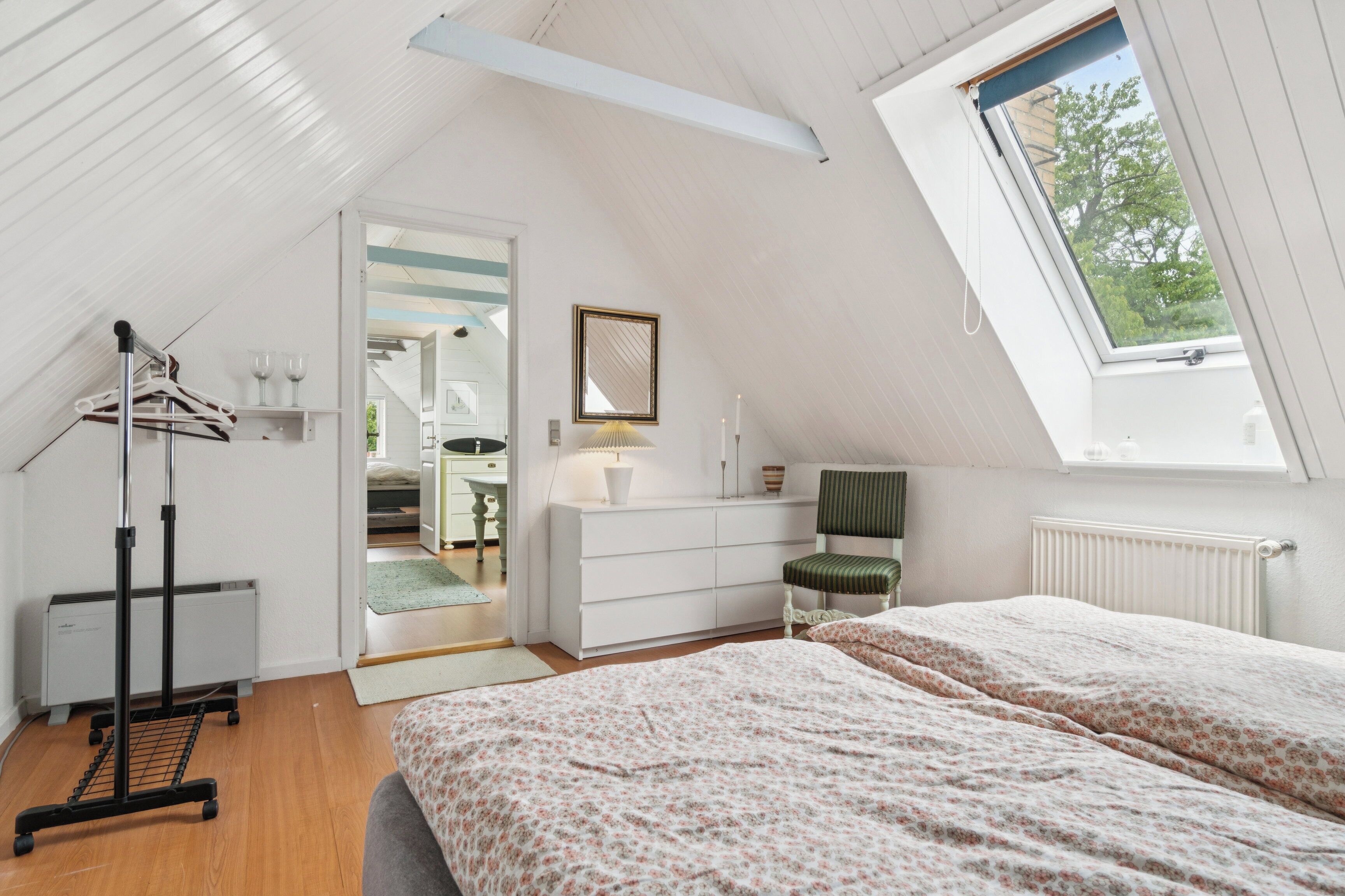 3 bedrooms, iron/ironing board, free WiFi, wheelchair access