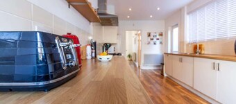 Charming Getaway: 3BR Home in the Heart of Chester